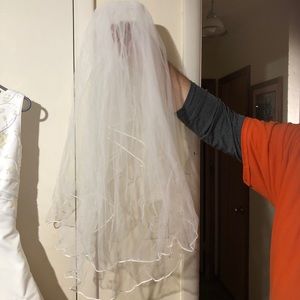 Oleg Cassini Dresses - Oleg Cassini wedding dress Oleg Cassini Dresses - Oleg Cassini wedding dress